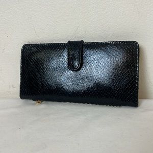 WCM Snakeskin Print  Wallet. Black.